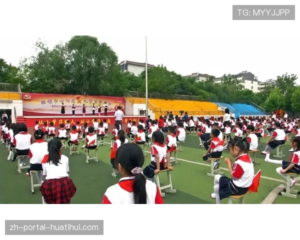 训练营趣味镜头：新秀们接受“唱队歌”入队仪式挑战