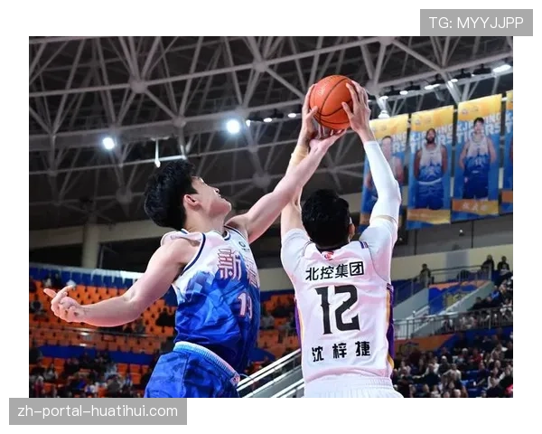 赛前训练:新疆伊力特加练全场紧逼防守,应对辽宁队快速反击 赛前训练:新疆伊力特加练全场紧逼防守,应对辽宁队快速反击